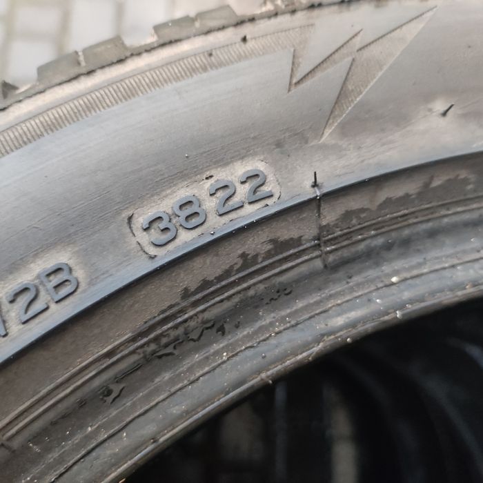 Opony zimowe Bridgestone 235 . 45 . 18r  dot3822