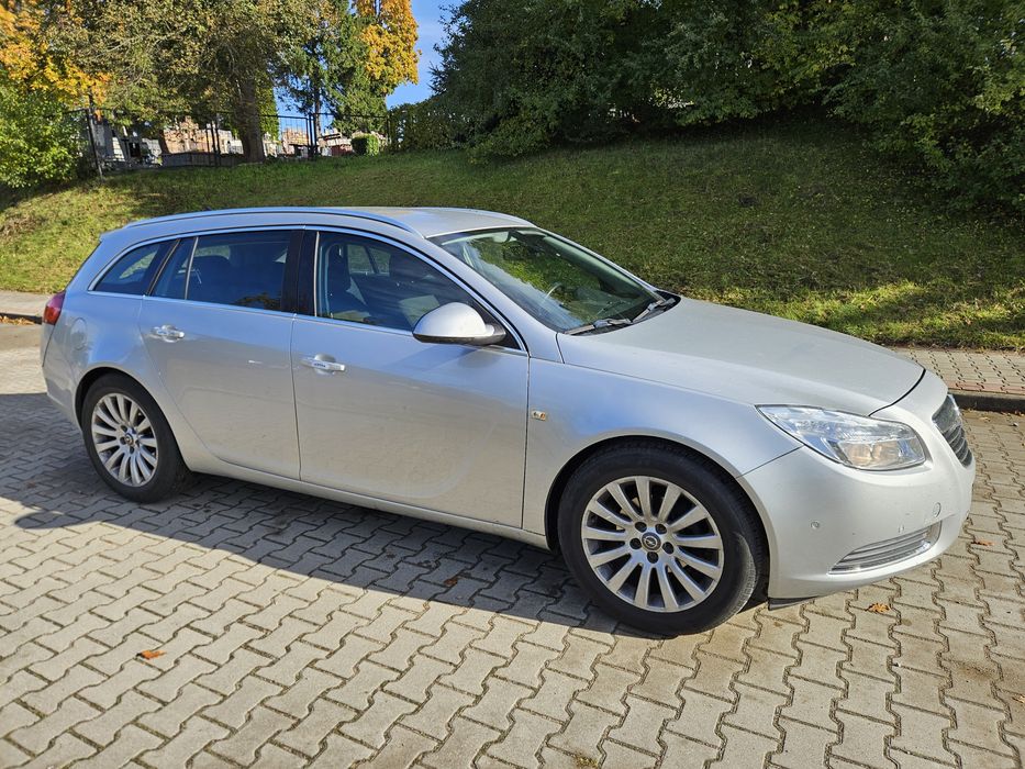 Opel Insignia 1.6 benzyna, 2010r. lekko uszkodzony