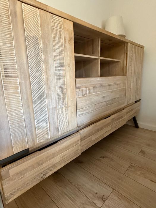 Meble z litego drewna akacjowego Moma Studio w zestawie lub osobno