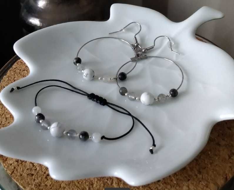 Komplet biżuterii z naturalnych kamieni - kolczyki i bransoletka