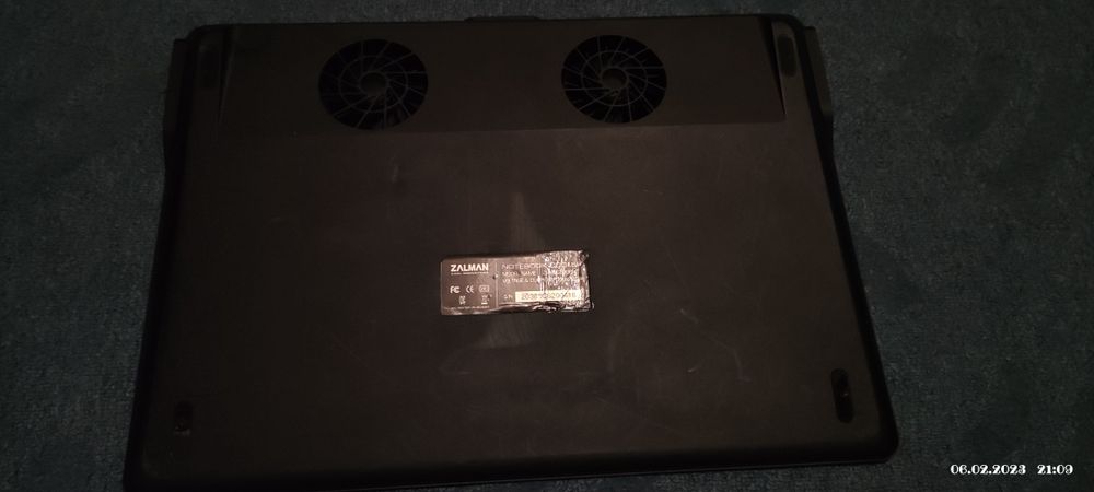 Срочно продамподставку ноутбука zalman