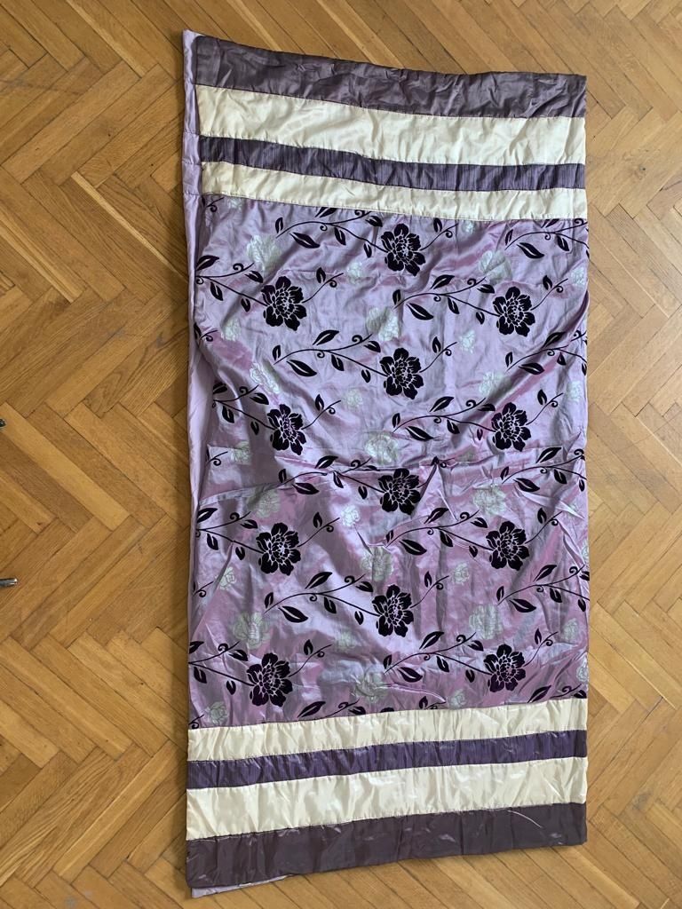 Fioletowa Narzuta w kwiaty na łóżko  mieniąca , rozmiar 210x220