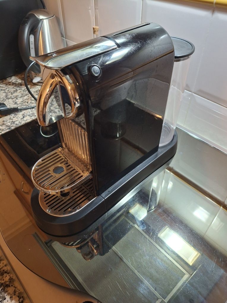Maquina de café nespresso magimix