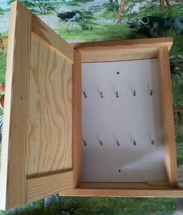 Деревянный шкафчик для ключей IKEA