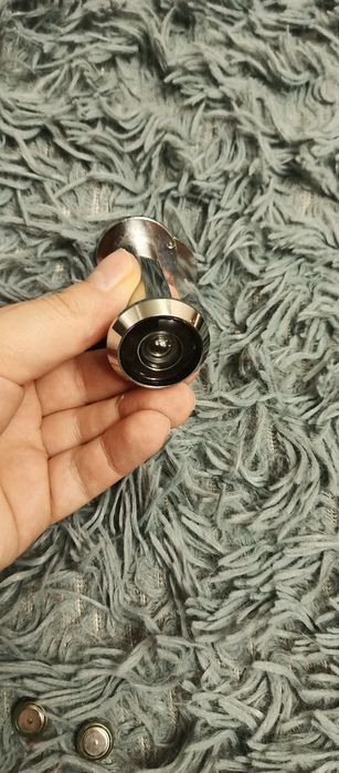 Дверной глазок новый