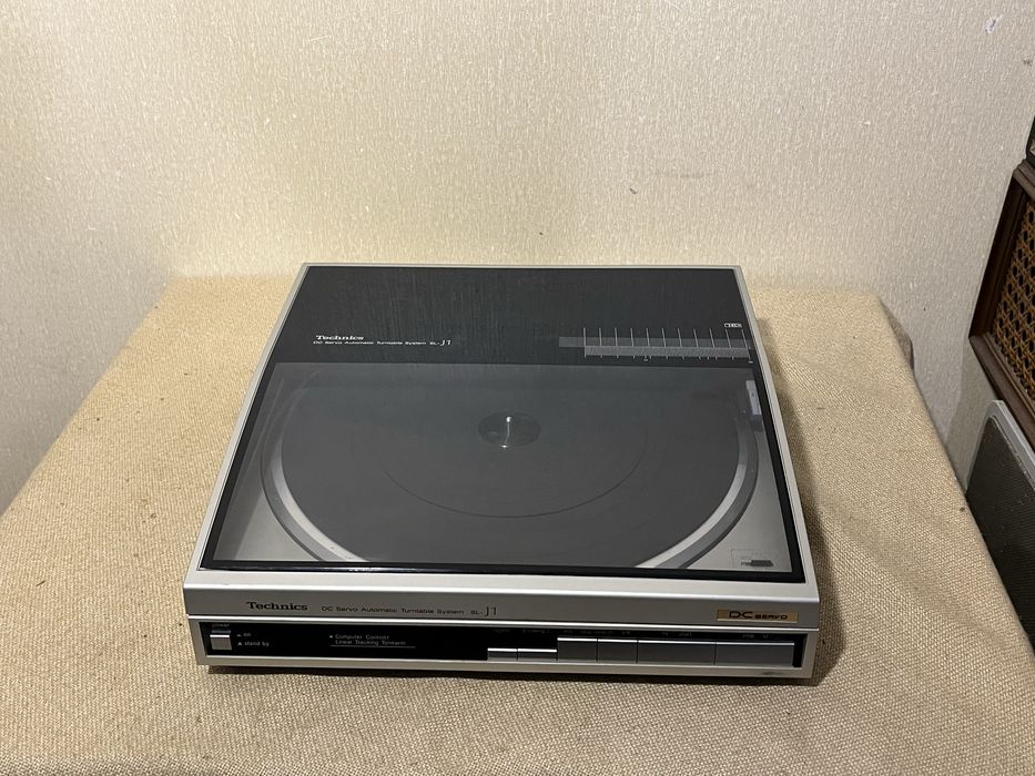 Автоматический HI-FI проигрыватель винила TECHNICS SL-J1 (ПОИСК ПЕСЕН)