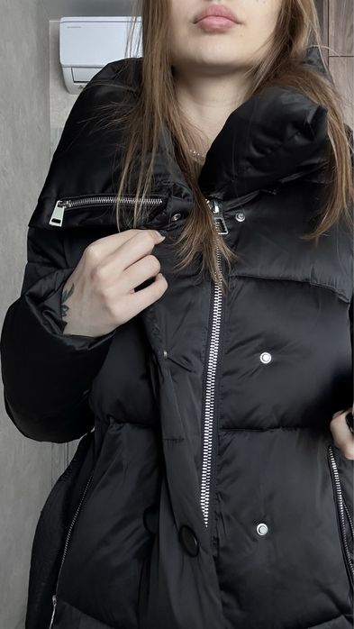 Пуховик чорний теплий на холодну зиму