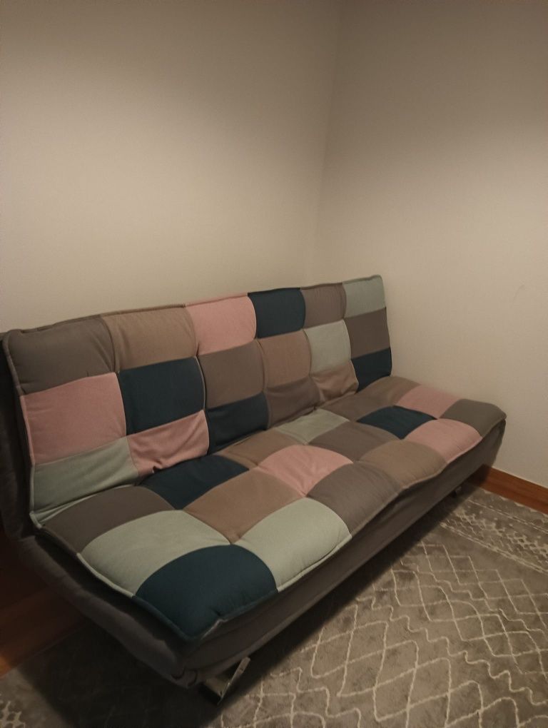 Sofá -Cama Dobrável em muito bom Estado -Apenas 200€