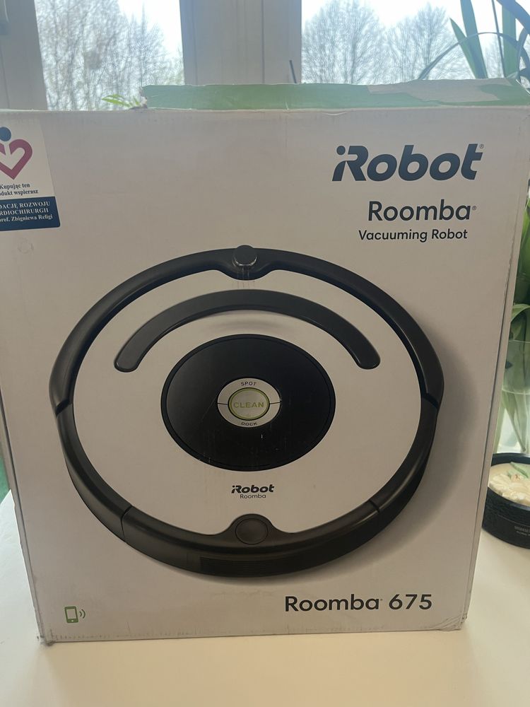 Irobot roomba 675 vacuuming robot