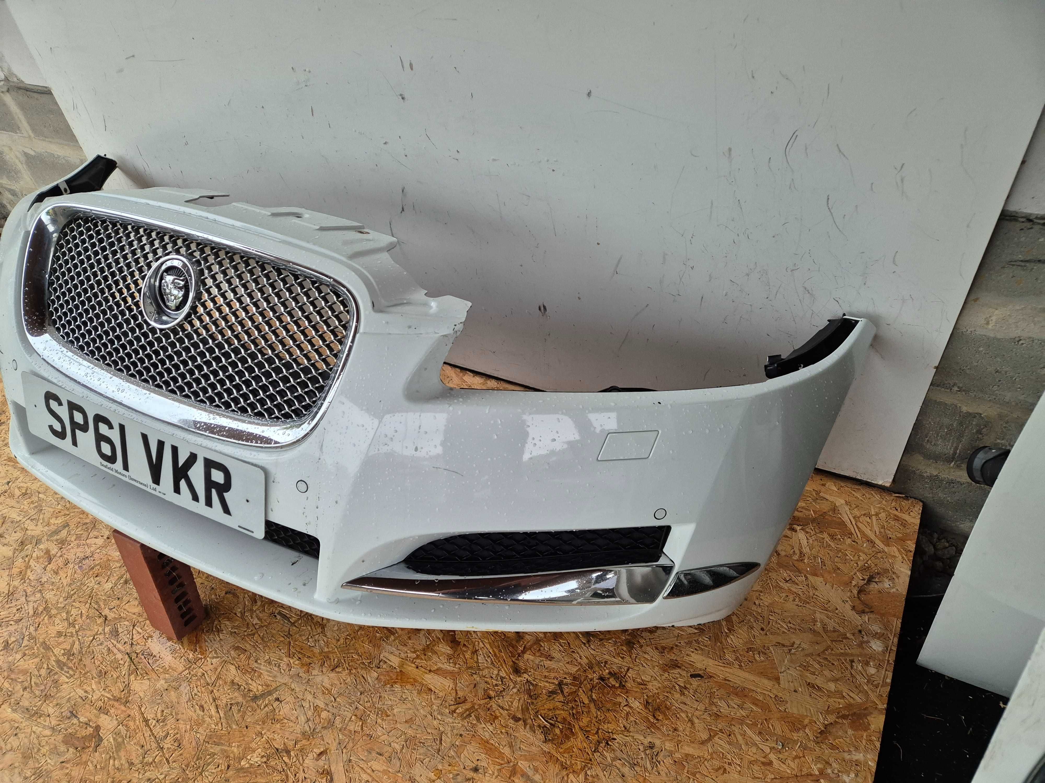 Jaguar XF lift zderzak przedni przód PDC xenon.