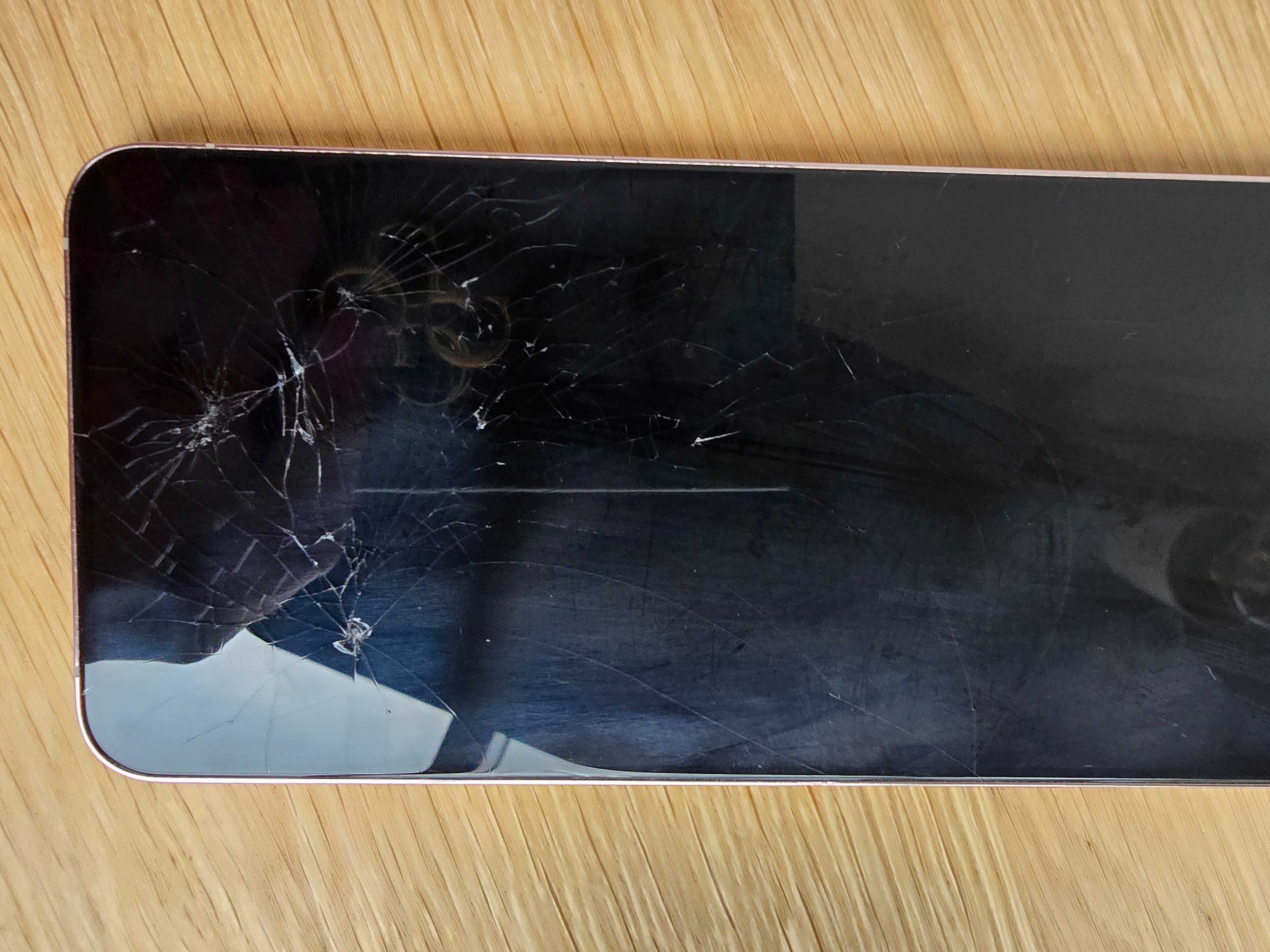 Telefon samsung galaxy s22plus z uszkodzonym ekranem