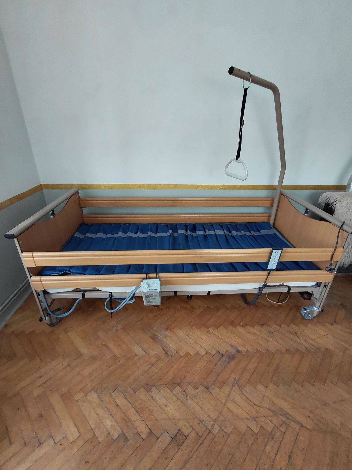 Elektryczne łóżko rehabilitacyjne Luna 2 Vermeiren