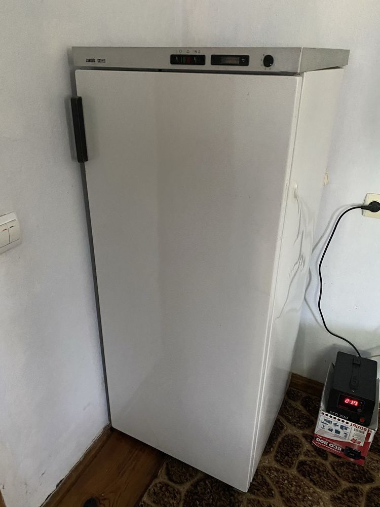 Морозильна камера Zanussi