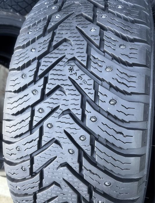 Шини Nokian Nordman 8 R 16 215 65 .2021