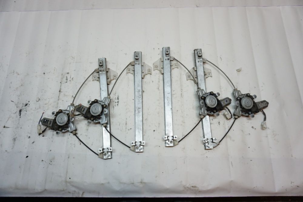 Склопідйомник задній Hyundai Matrix \Хюндай Матрікс