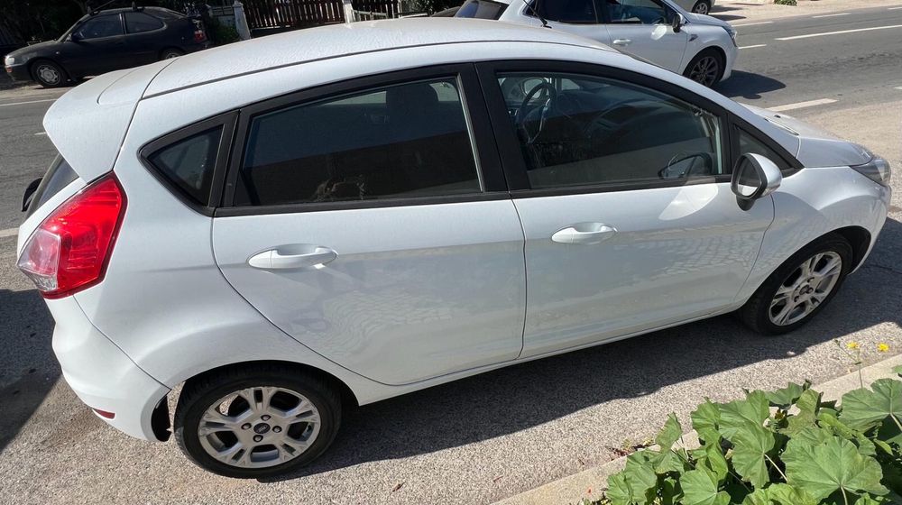 Ford fiesta muito economico sem nada a fazer