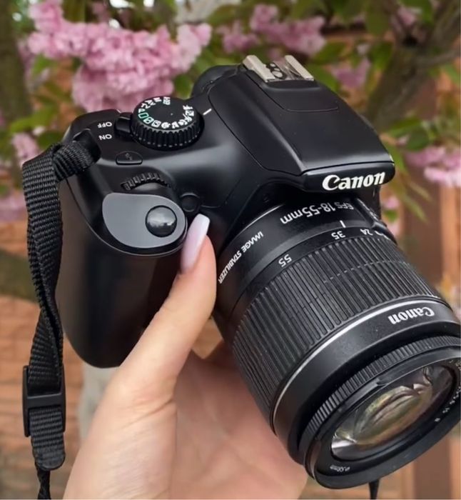 canon 1100D - дзеркалка