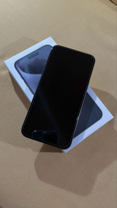 iPhone 15 Pro Max - em Garantia