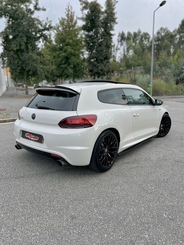VOLKSWAGEN SCIROCCO 2.0TDI R-Line 140CV