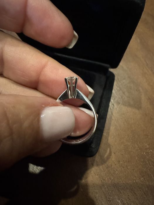 Anel Solitario diamante talhe brilhante H.Stern