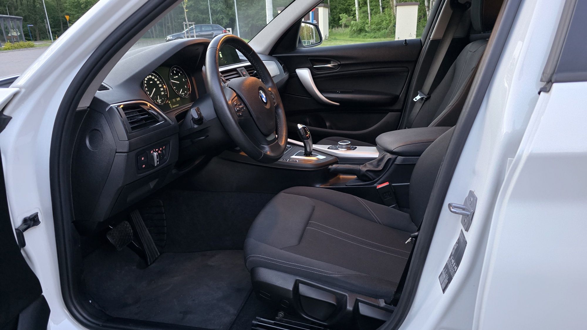 Bmw 1 F20_Automat_2.0d_5Drzwi_Biała_2019r_Stan idealny