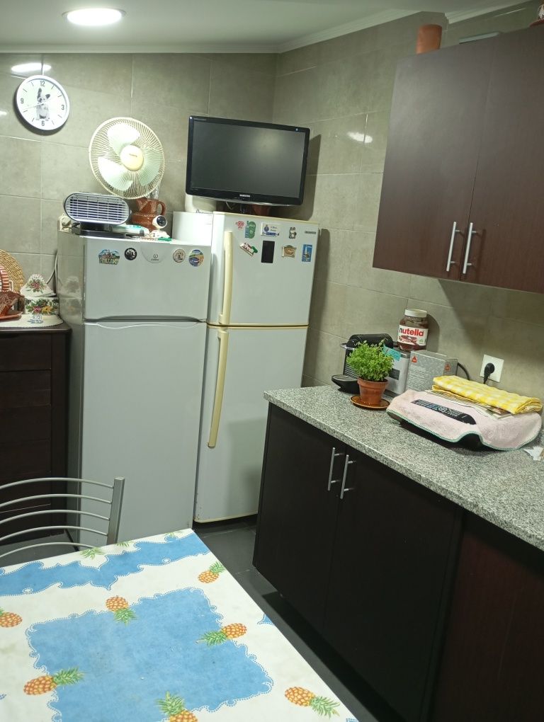 Aluguer quarto cama casal senhora ou menina