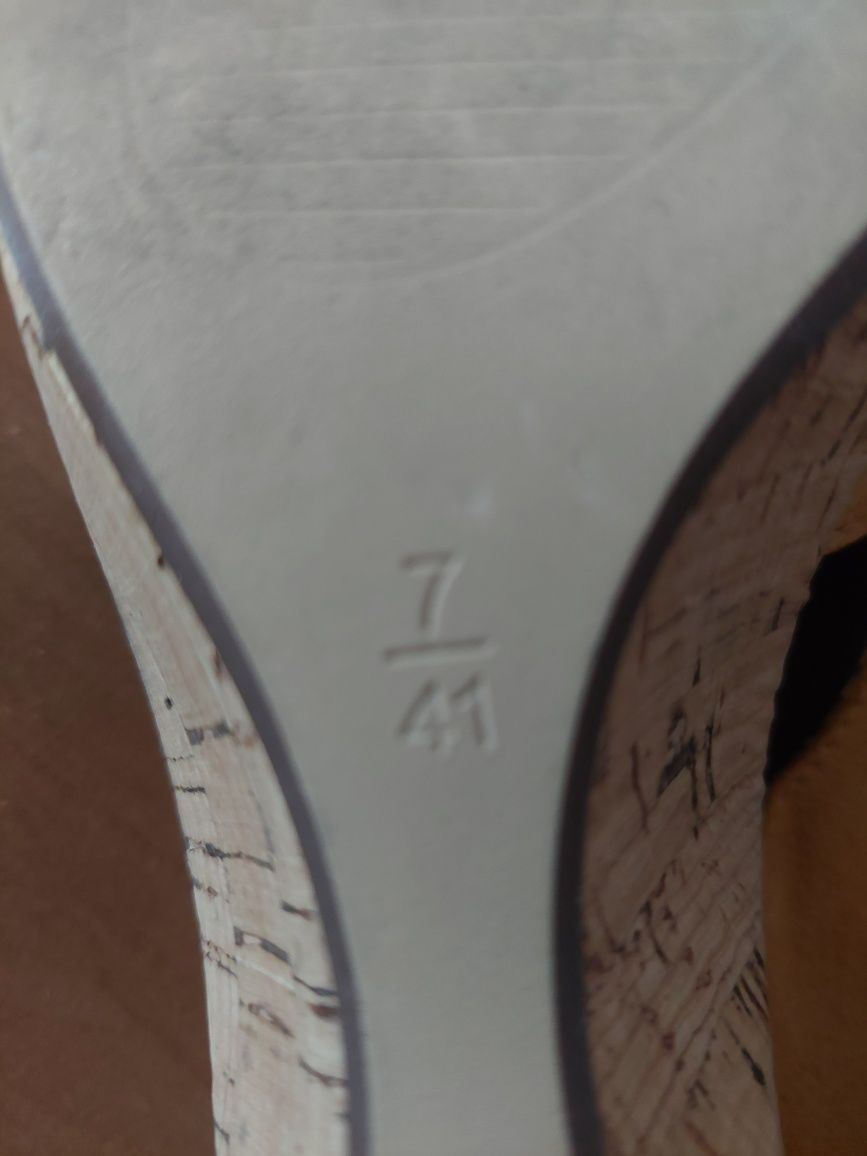 Buty na koturnie ciemnożółte 41 Next