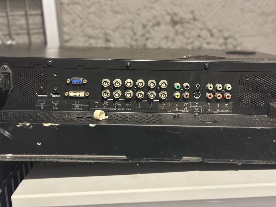 Telewizor lcd monitor NEC  TANIO  profesjonalny 40 cali display port