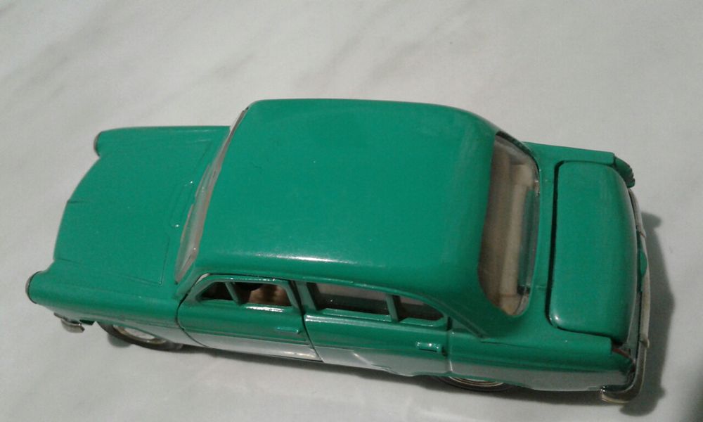 Модели, машинки СССР 1/43 МОСКВИЧ 403 А7