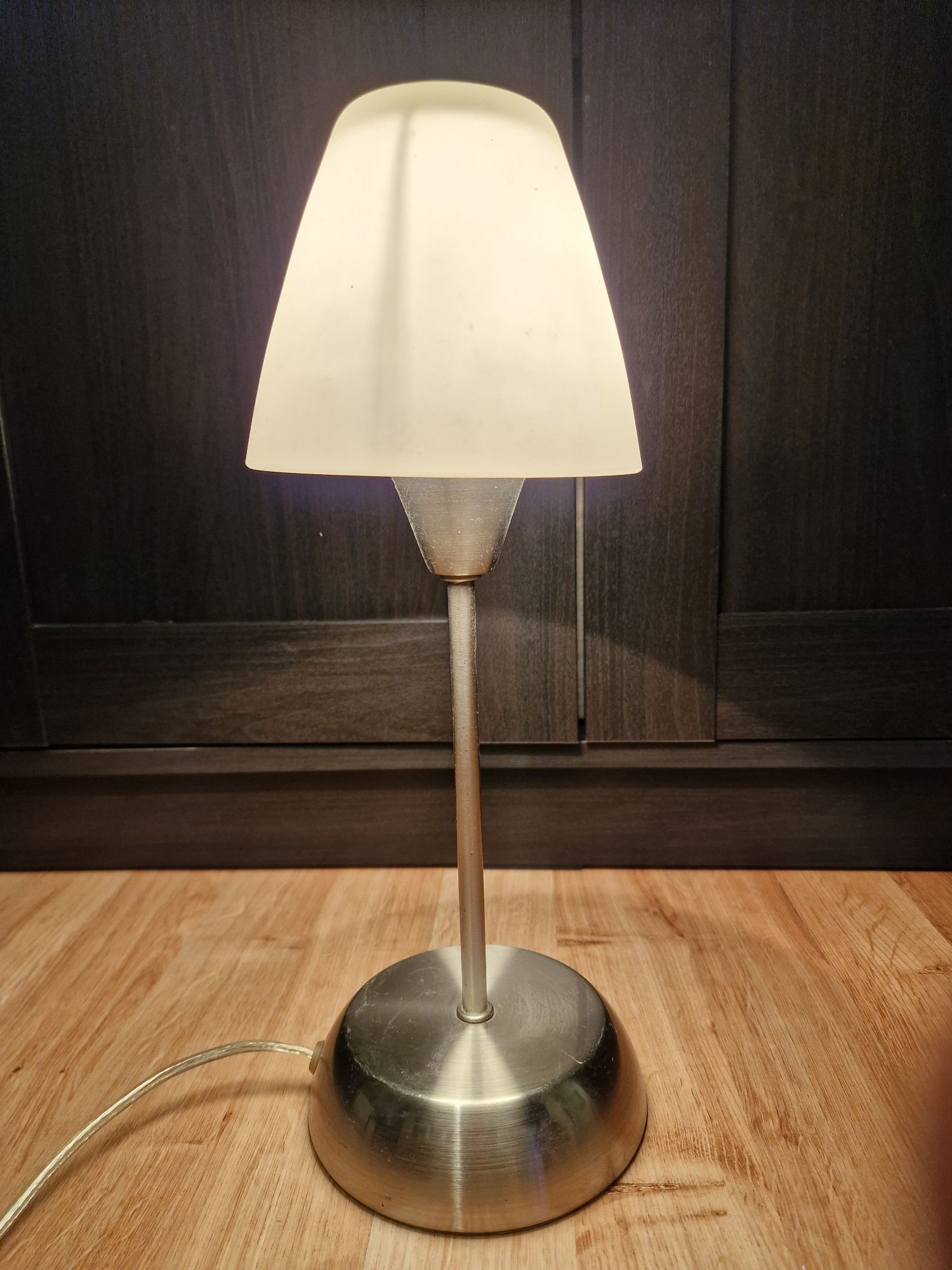 Lampka włączana dotykiem