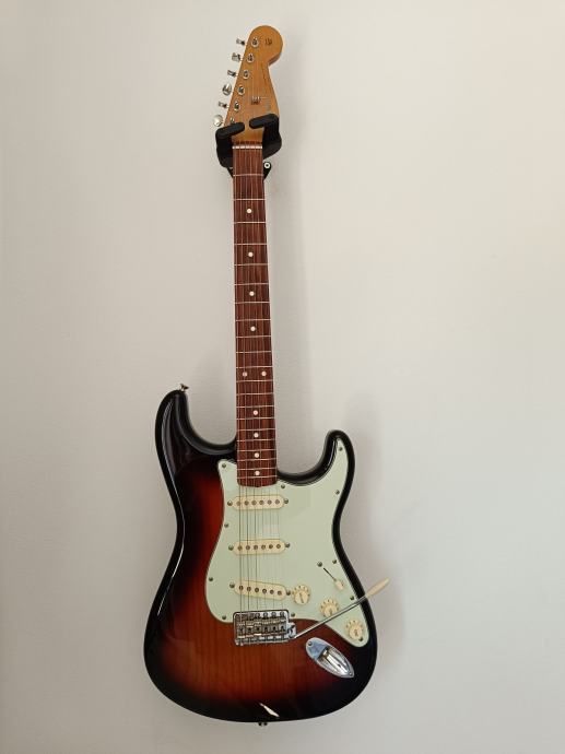 Fender Vintera 60s Stratocaster - Sunburst