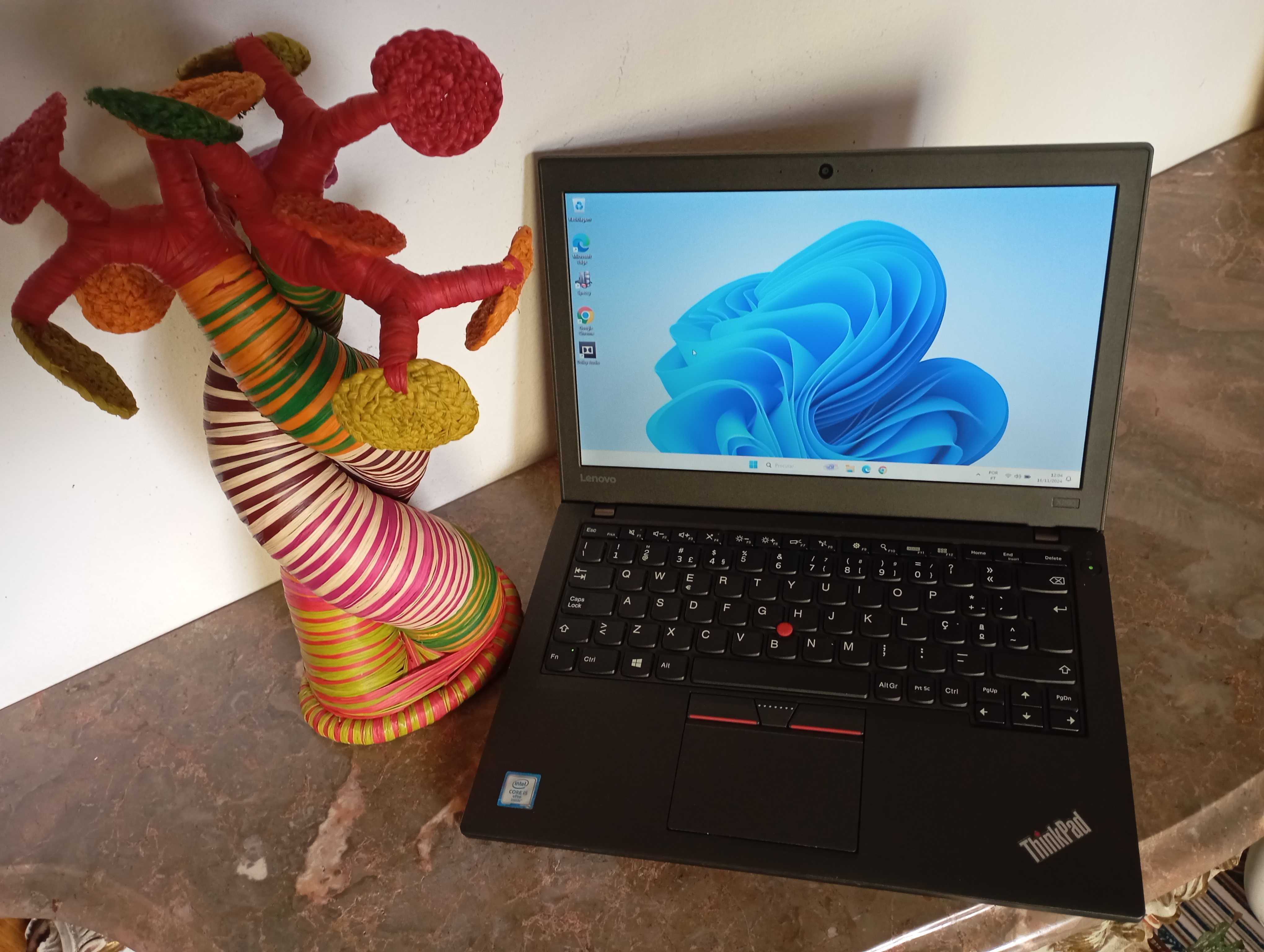 ultrabook 12.5'' lenovo x260 i5 6gen+8gb ram+256gb ssd