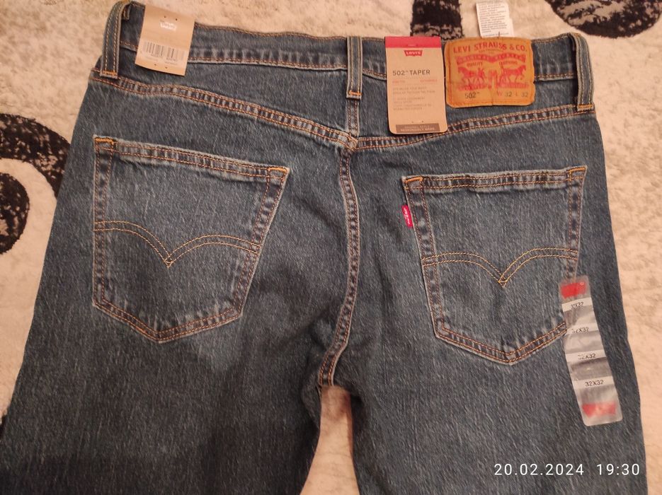 Чоловічі джинси  LEVIS  502 нові