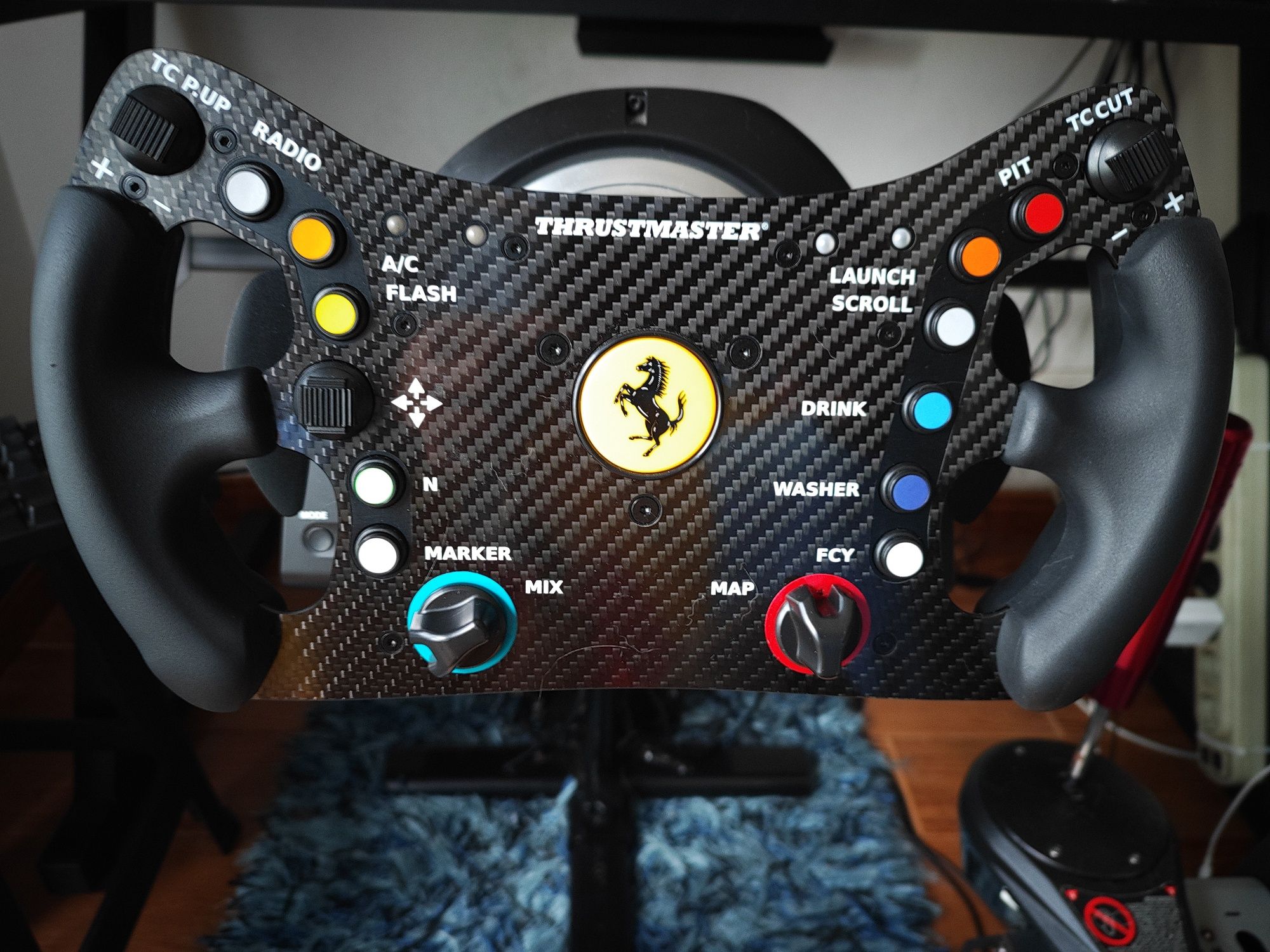 Base thrusmaster tgt2 mais volante GT e rally