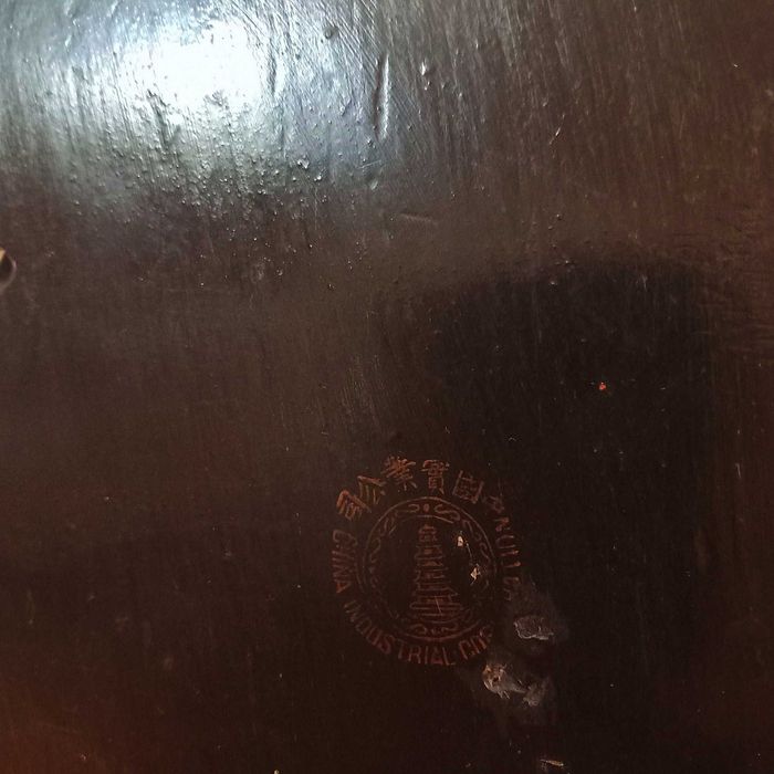 Bonito e Antigo Par de expositores Chineses, em madeira lacada,