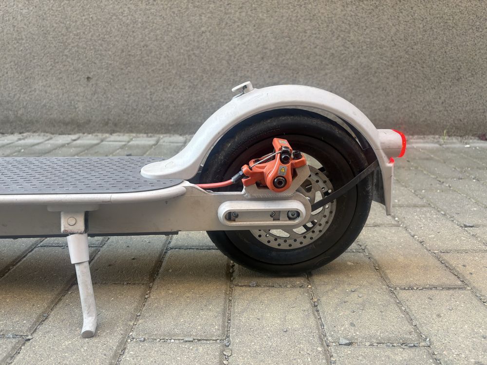 Hulajnoga elektryczna Xiaomi Mi Electric Scooter 3 SZARA
