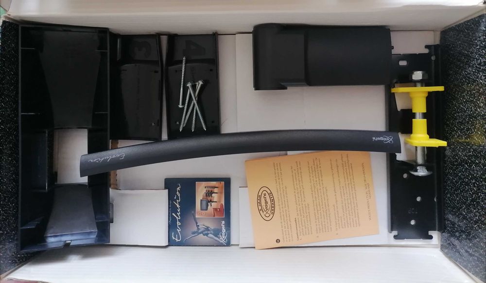 Нова, зручна у використанні підставка для TV/відеотехніки