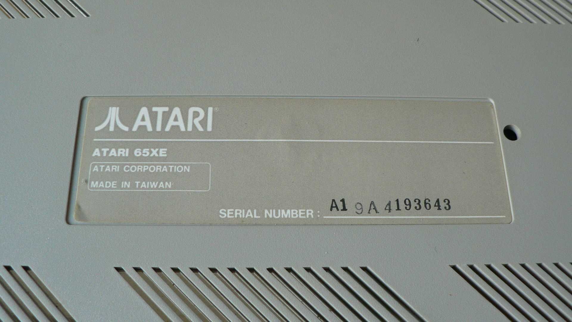 Komputer Atari 65  XE   magnetofon CA 12
