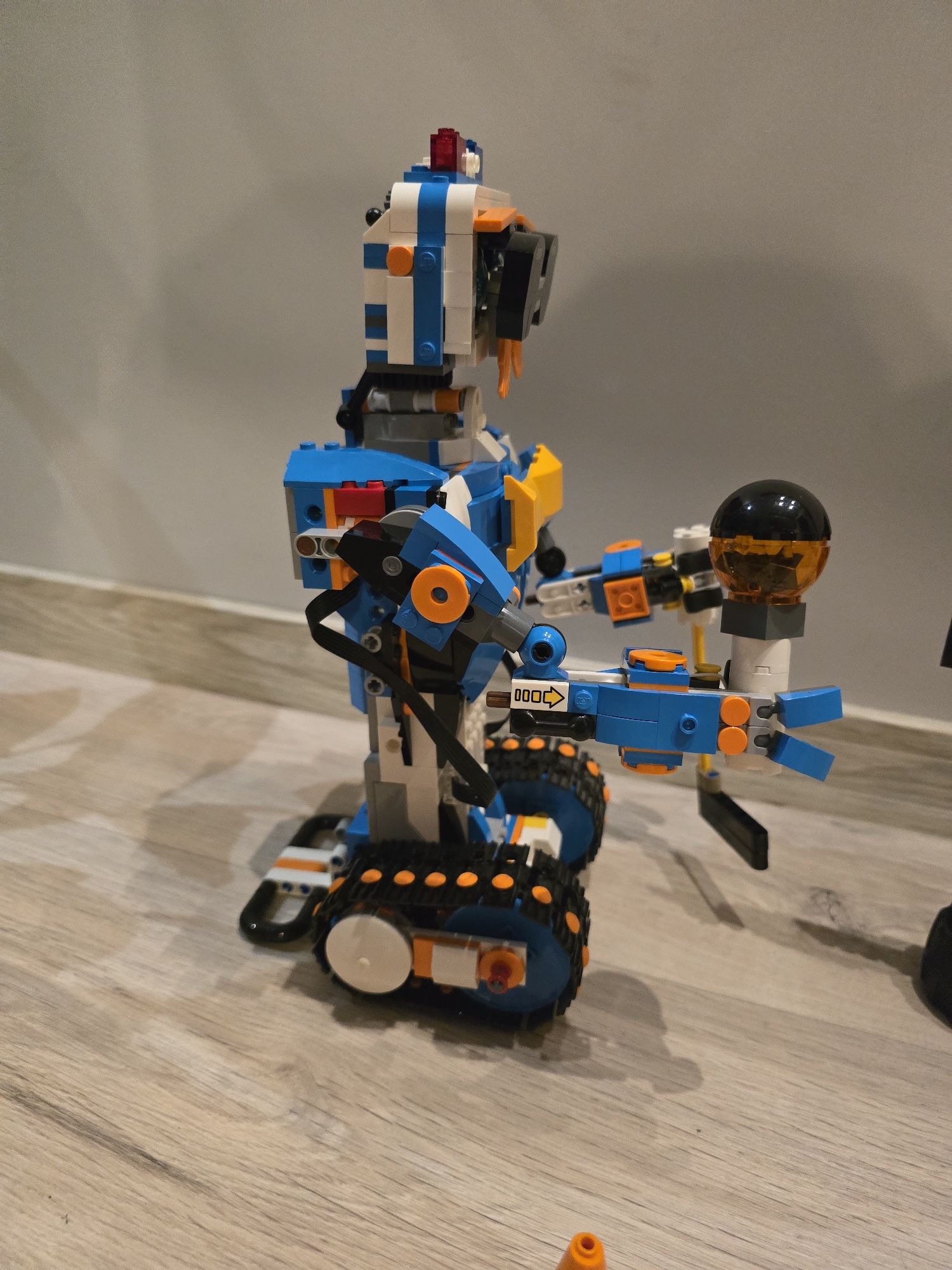 Lego Boost 17101 – robot Vernie + aplikacja, programowanie dla dzieci