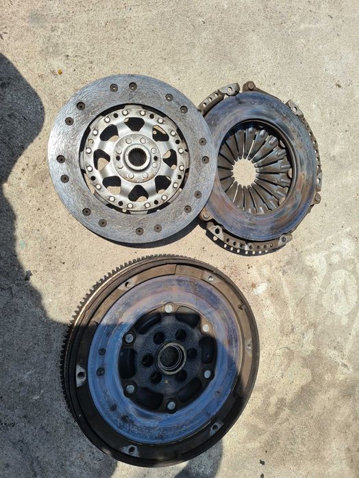 Dwumas dwumasa docisk tarcza  sprzęgło Passat b5 1.8T AWT 150km