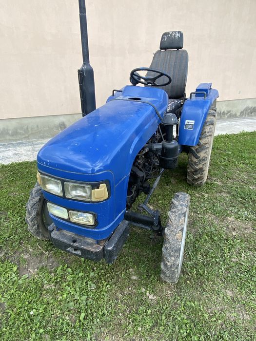 Продам трактор !!!