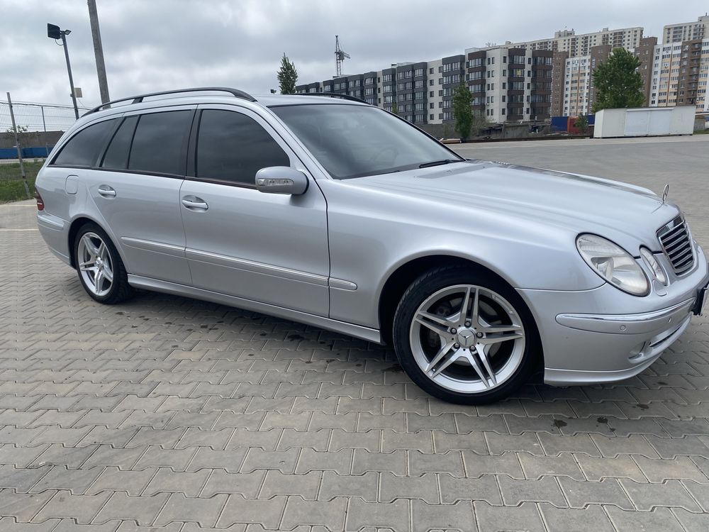 Mercedes-benz e320 w211