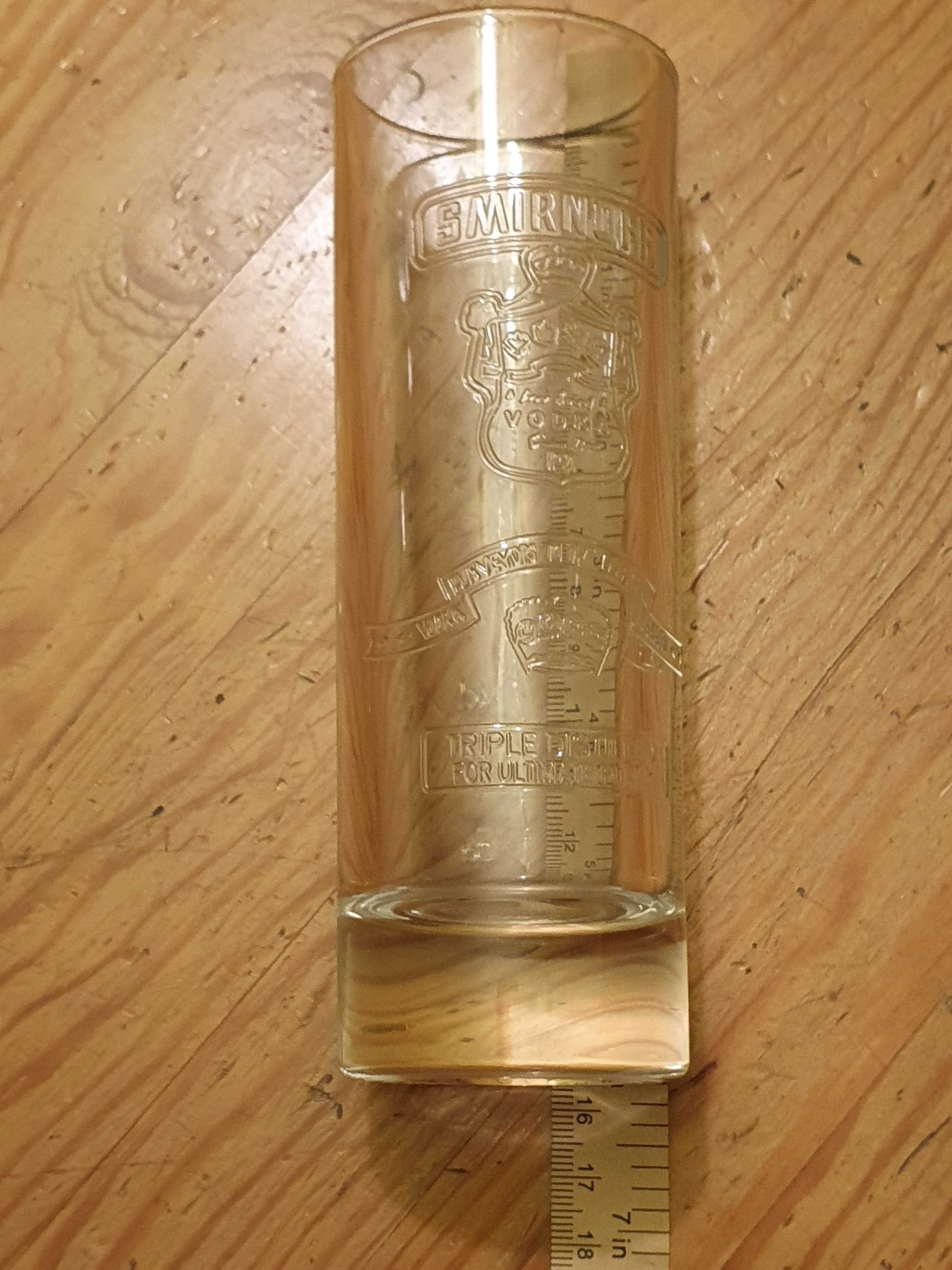 Wąska szklaneczka kolekcjonerska Smirnoff