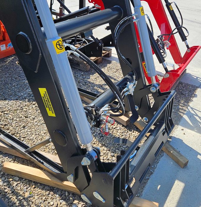 osprzęt do ŁADOWACZ CZOŁOWY V1500 zetor 5245/6245/7045/7245 URSUS 912