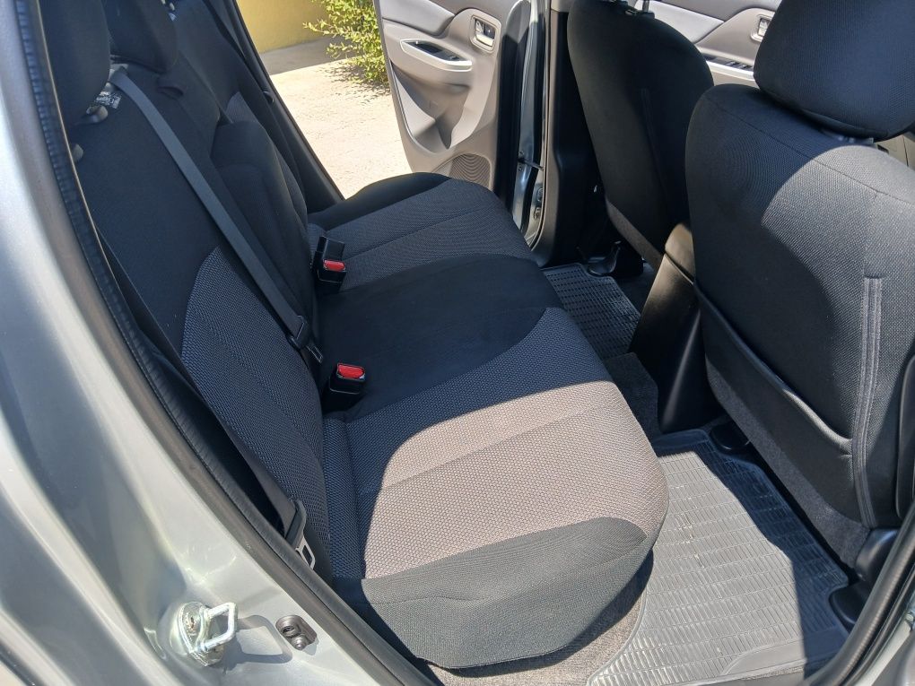 Mitsubishi strakar