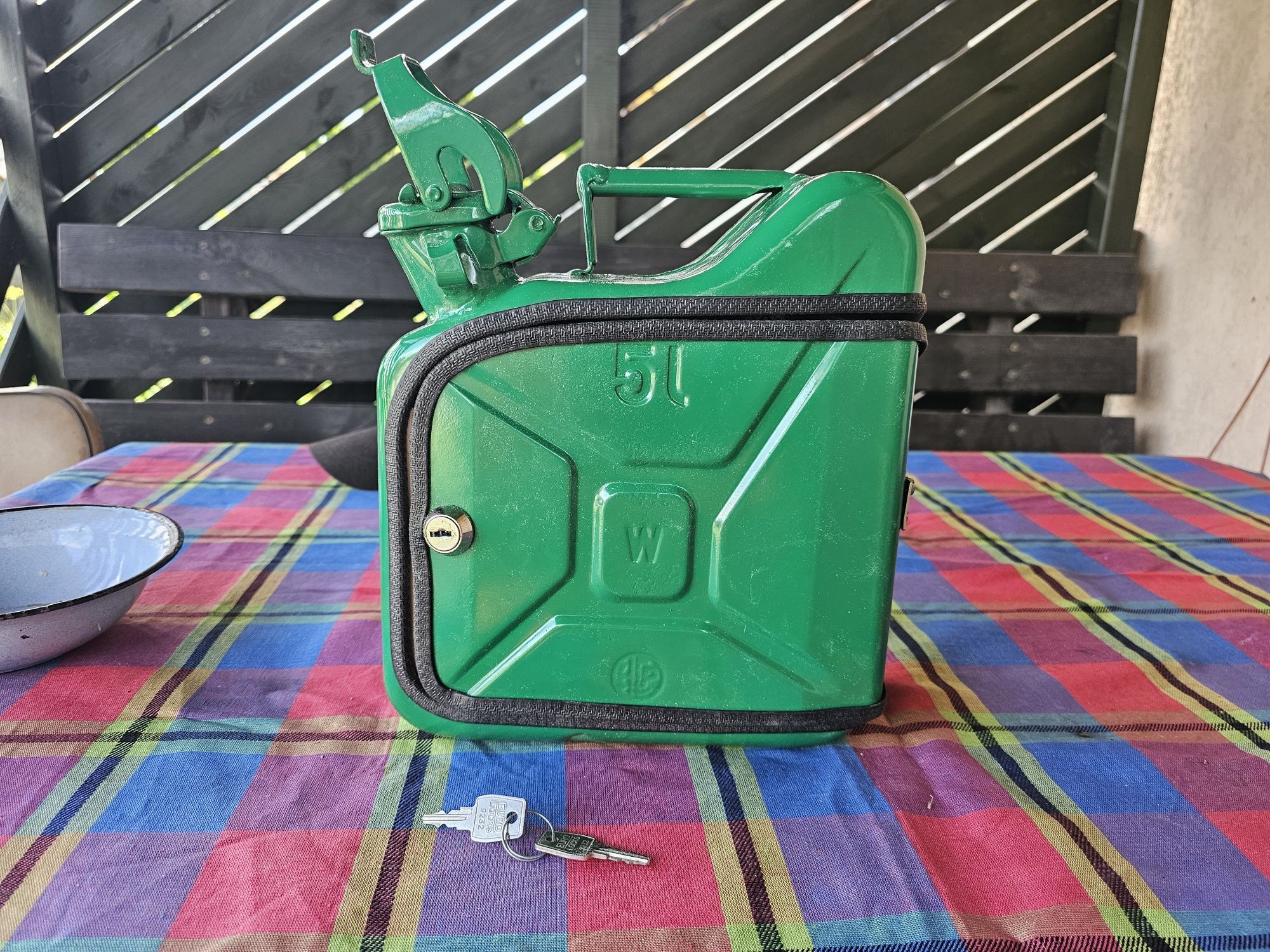 Mini barek kanister