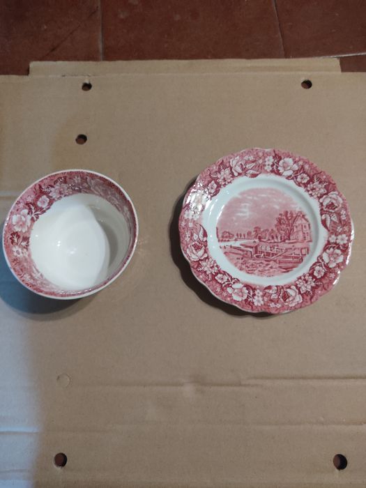 Prato e tigela da Palissy Poterry England, 1946