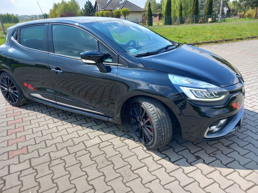 Renault clio IV RS 1,6 209 km.2018 rok