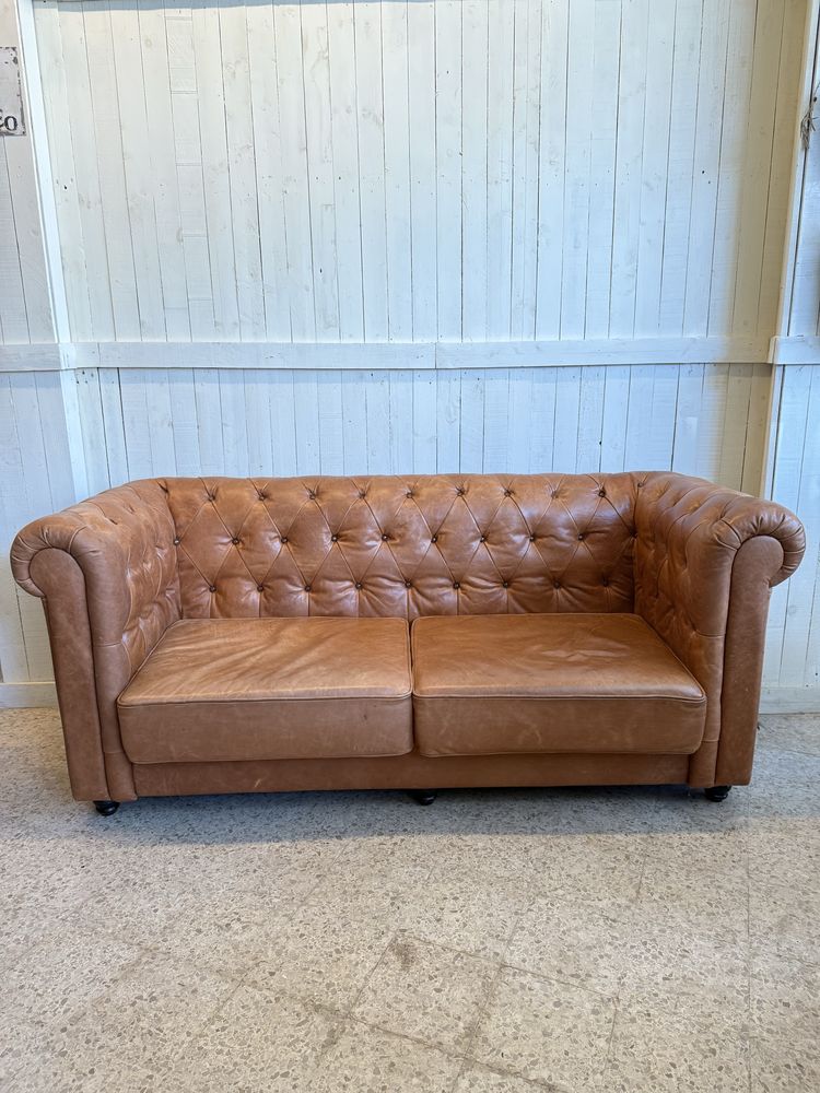 Sofa chesterfield em pele 3 lugares