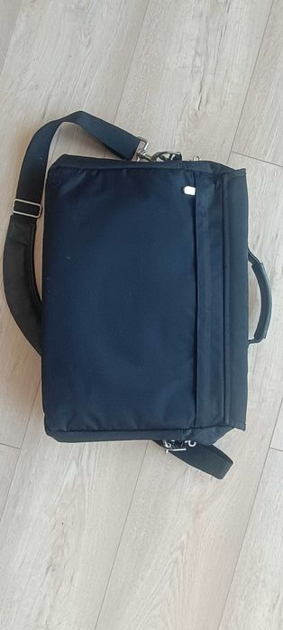 Torba na laptop i dokumenty